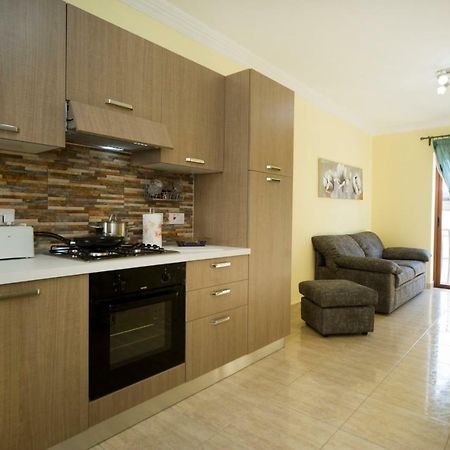 Sliema Duplex 1 Bedroom Apartment With 2 Bathrooms- Sleep 4 외부 사진