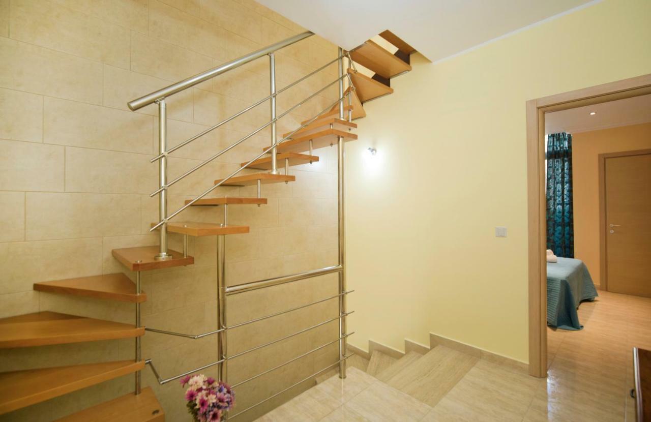 Sliema Duplex 1 Bedroom Apartment With 2 Bathrooms- Sleep 4 외부 사진